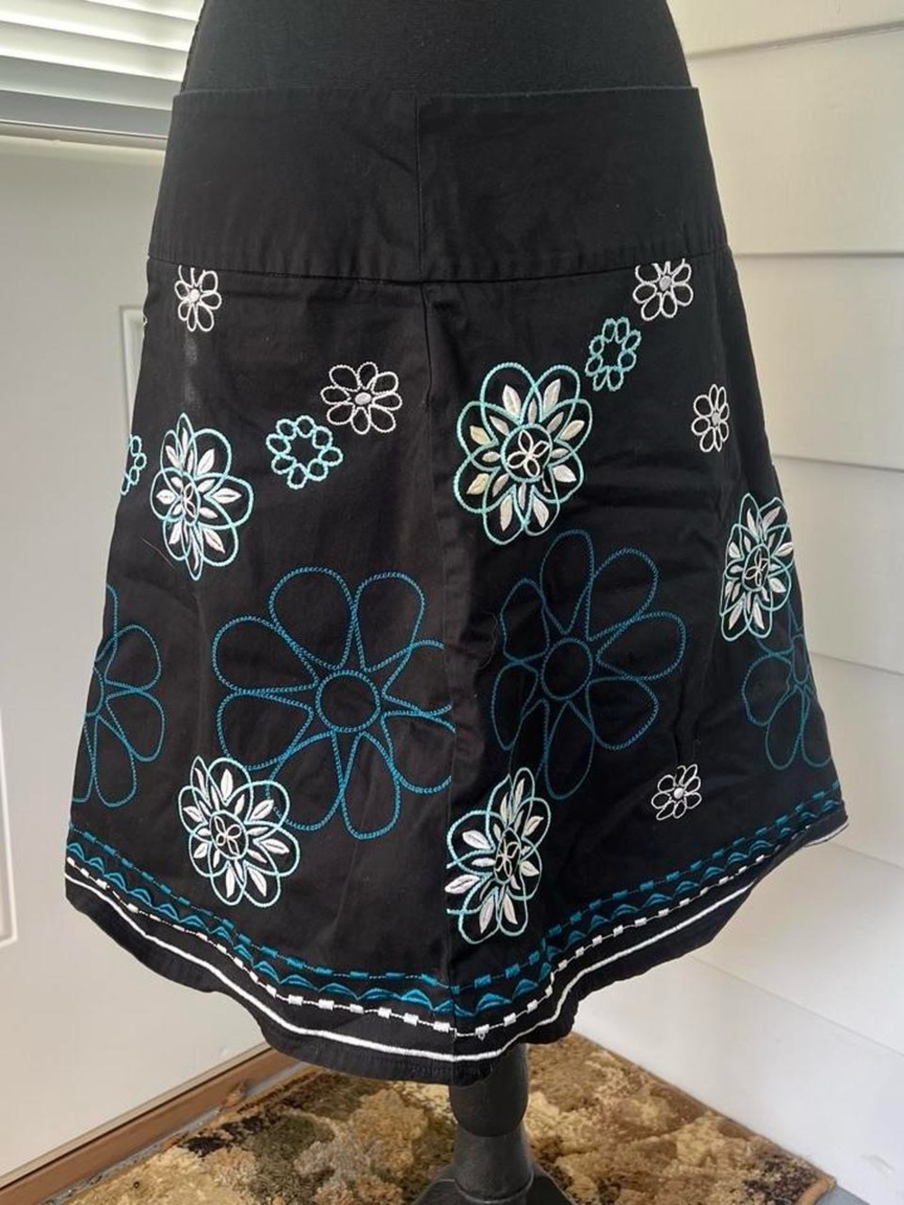 Y2K heart soul black floral embroidered midi skirt